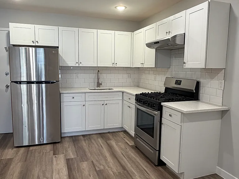 204 Rosa Parks Blvd — Photo 2