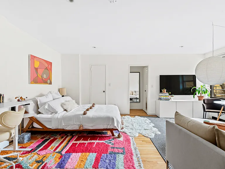 60 E 9th St #621 — Photo 5
