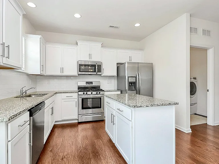 181 Atwater Landing Dr — Photo 11