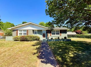 4033 Fieldcrest Rd, Charlotte, NC 28217