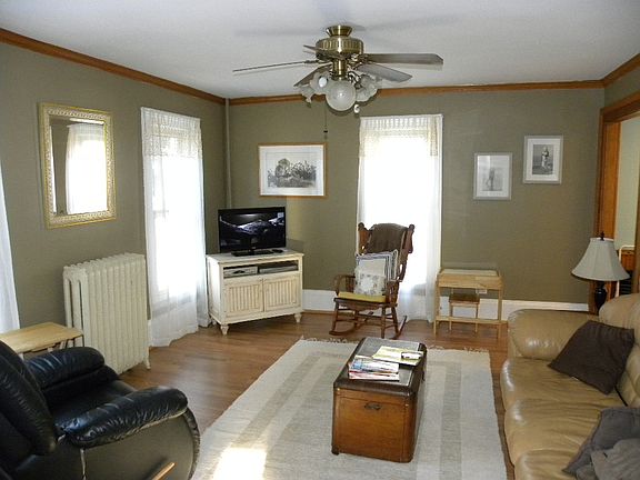 2nd image of 224 Lake St