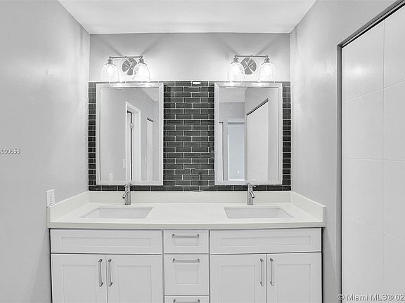 5th image of 20515 E Country Club Dr #1344
