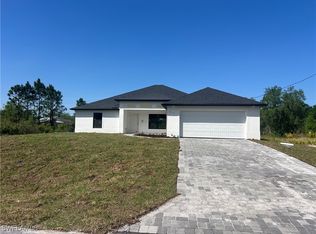215 Abbott Ave, Lehigh Acres, FL 33936