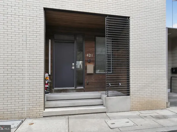 421 Wallace St, Philadelphia, PA 19123