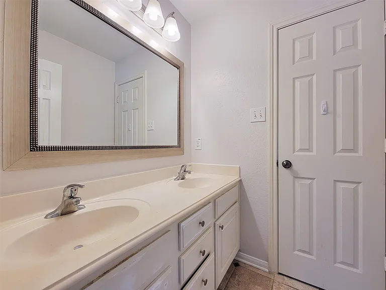 17715 Laguna Trail Dr — Photo 36