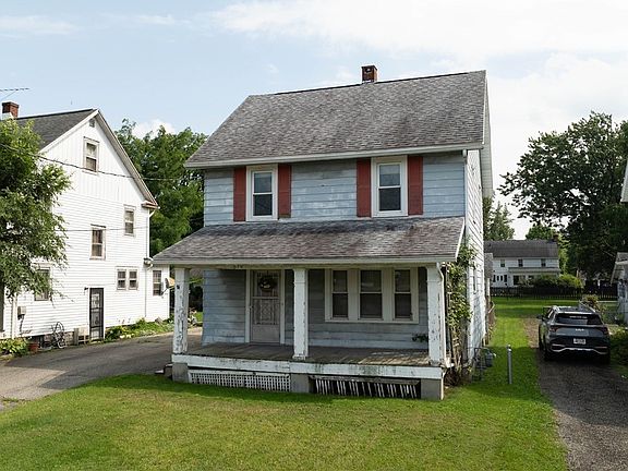 3rd image of 679 Arlington Ave