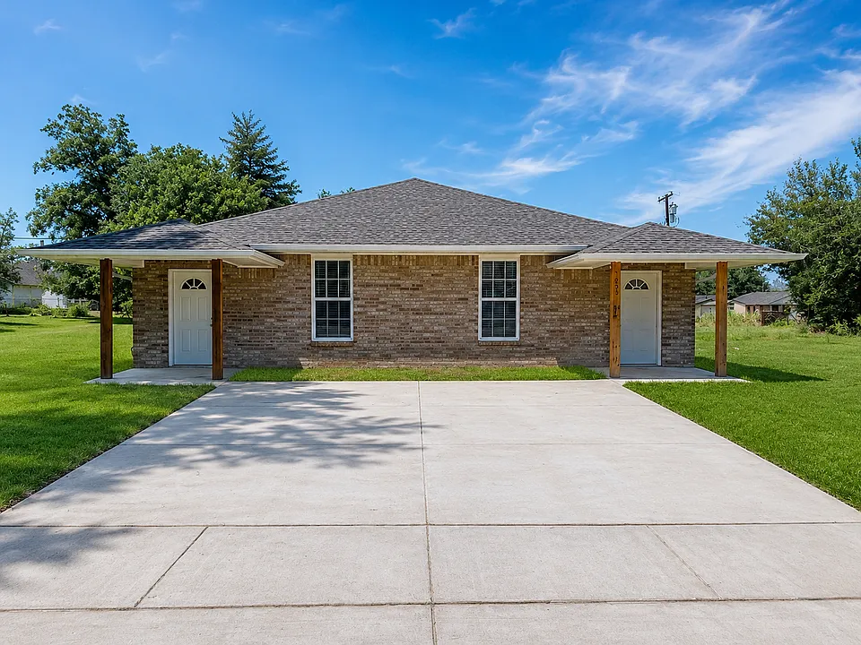 805 SW Summit Ave #1
