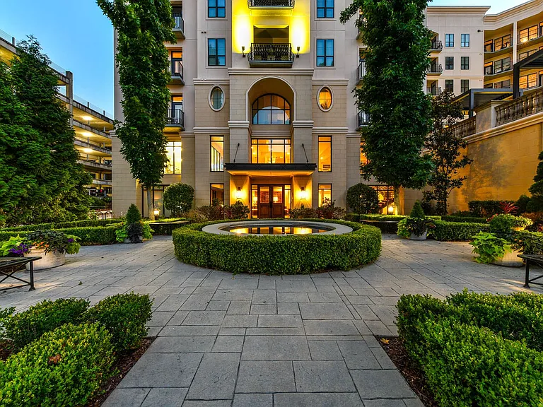 92 West Paces Luxury Apartments — Photo 30