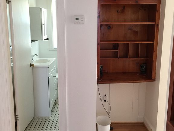 built-in study hutch