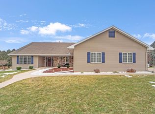 5761 W Cedar Crest Ct, Appleton, WI 54914