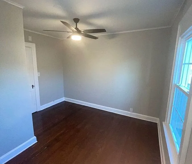 924 Delaware Ave — Photo 16