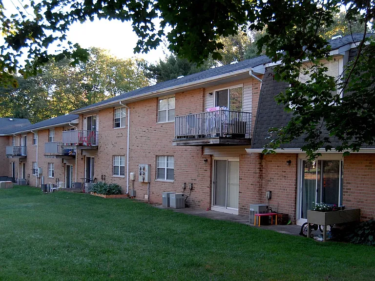 White Pine Apartments — Photo 17