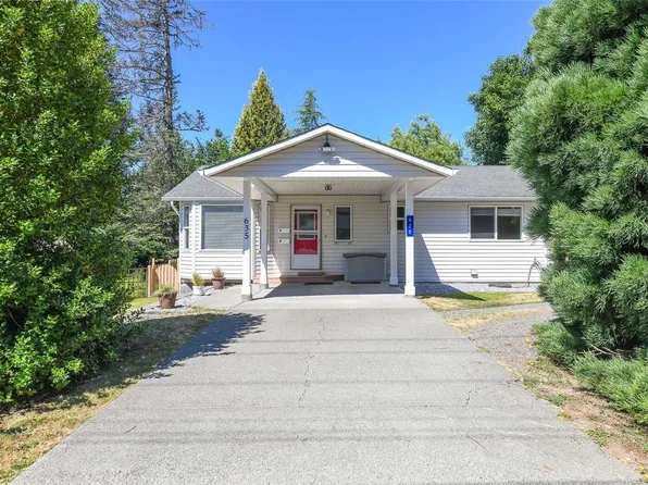 635 Pritchard Rd, Comox, BC V9M 3J1