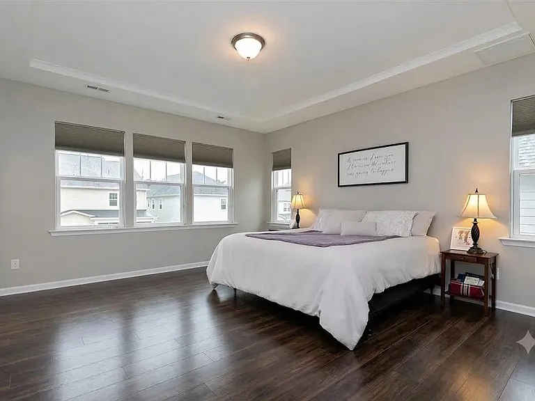 401 Ivy Arbor Way — Photo 8