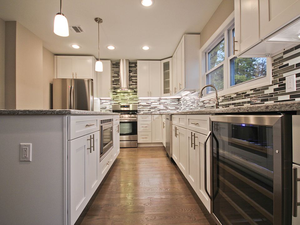 1st image of 717 Tiffany Ave