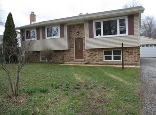 6601 Hunters Path, Cary, IL 60013