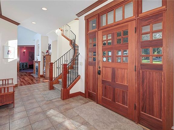 3rd image of 9448 Lohrer Ln NE