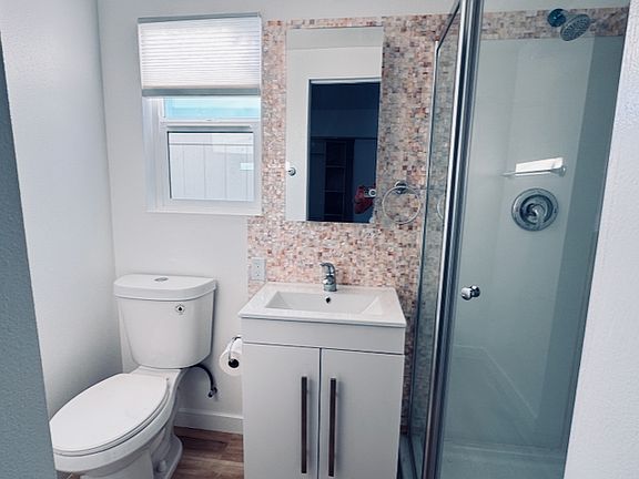 5th image of 8412 Highwood Dr #2