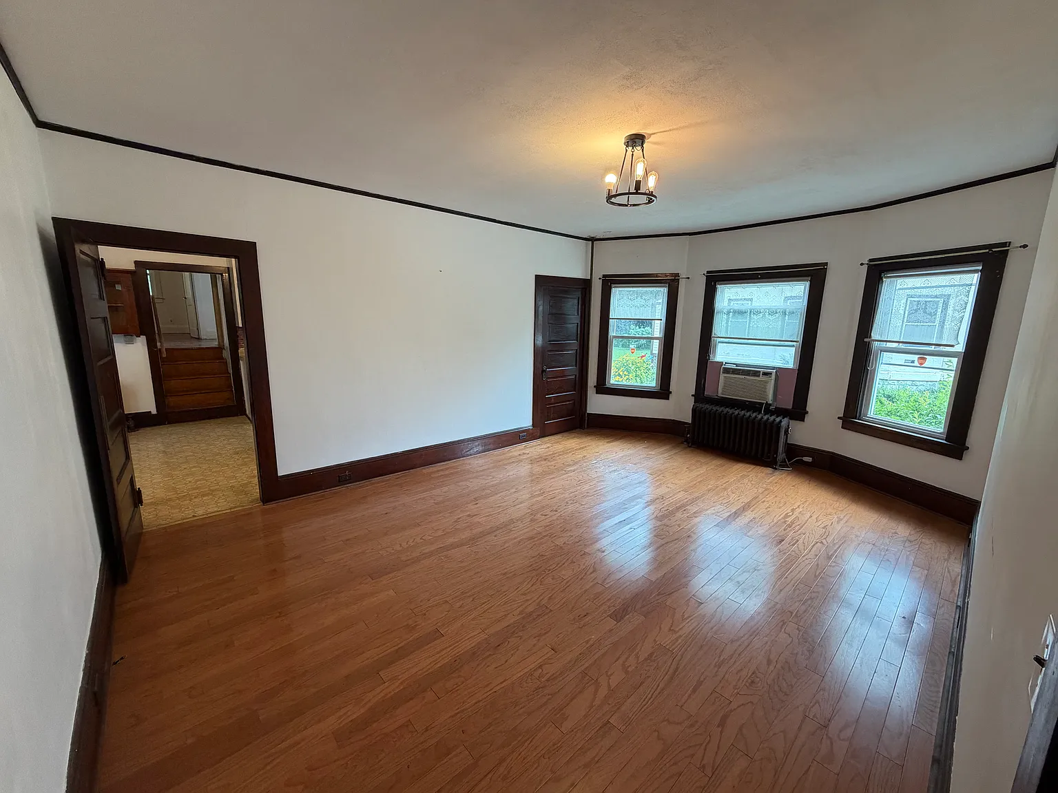 3 bed, 2668 sqft, $3,000 — Photo 4