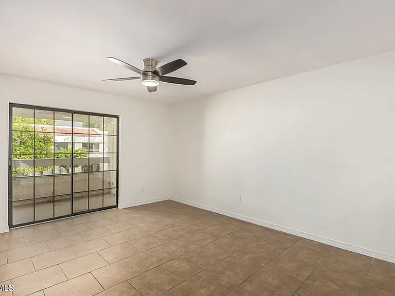 3119 W Cochise Dr #252 — Photo 1