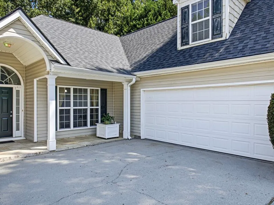100 Avondale Cir