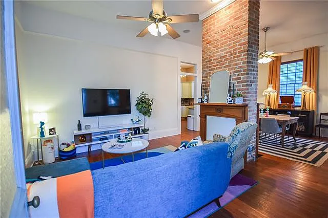 4427 Annunciation St — Photo 4