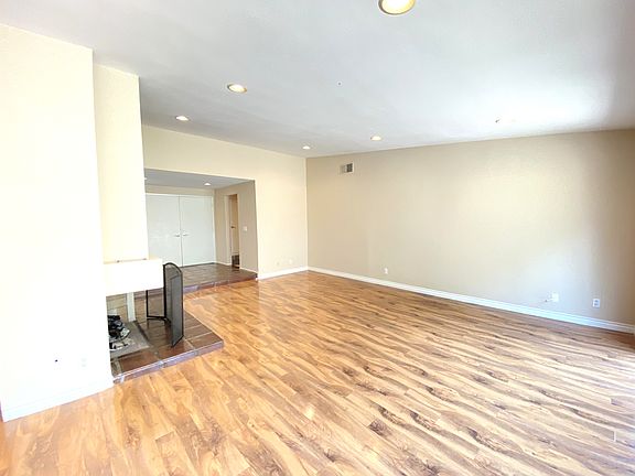 5th image of 850 Rim Crest Dr