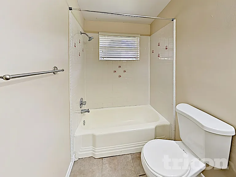 3463 Arbutus Ln — Photo 13