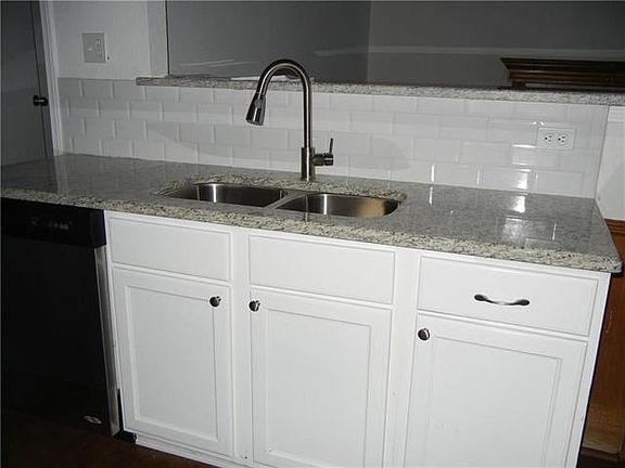 5th image of 900 Sugarberry Dr
