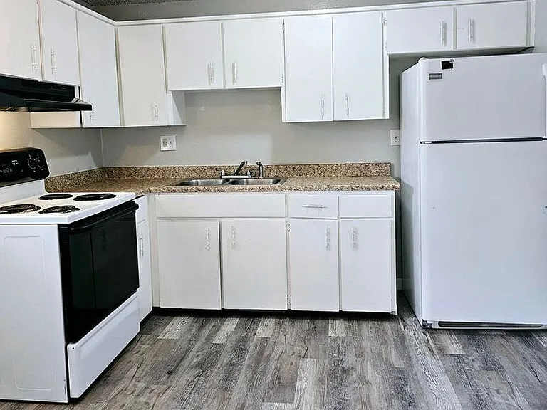7135 Alegre Cir #4 — Photo 3