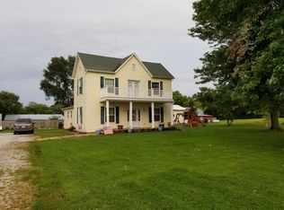 1236 N Carlyle Rd, Vandalia, IL 62471