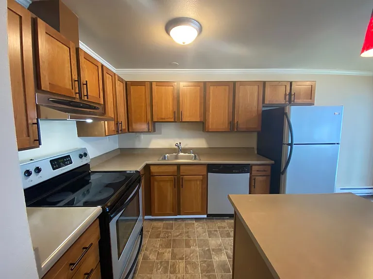North Green Lake Apartments — Photo 9
