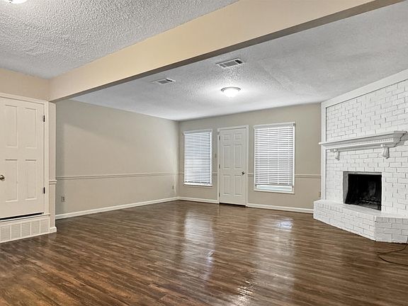 2nd image of 3704 Hyacinth Dr
