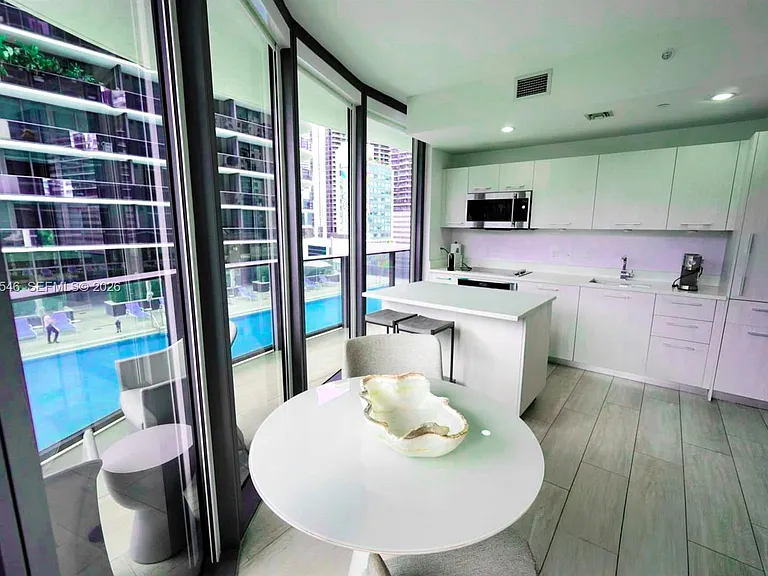 55 SW 9th St #1001 — Photo 15