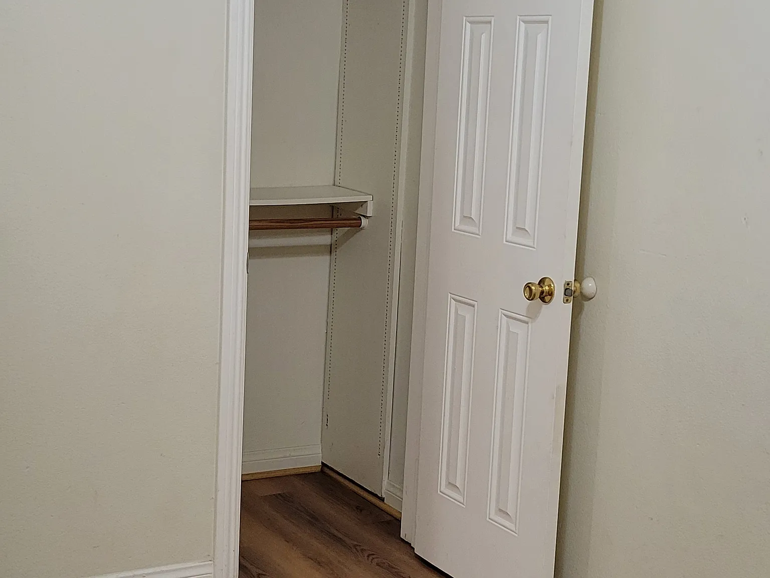 2 bed, 700 sqft, $2,400 — Photo 4