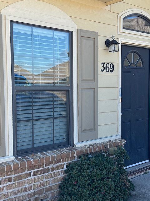 1st image of 369 Conestoga