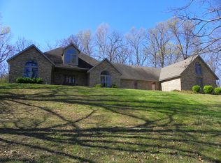 1627 Ashbriar Cir, Green Forest, AR 72638