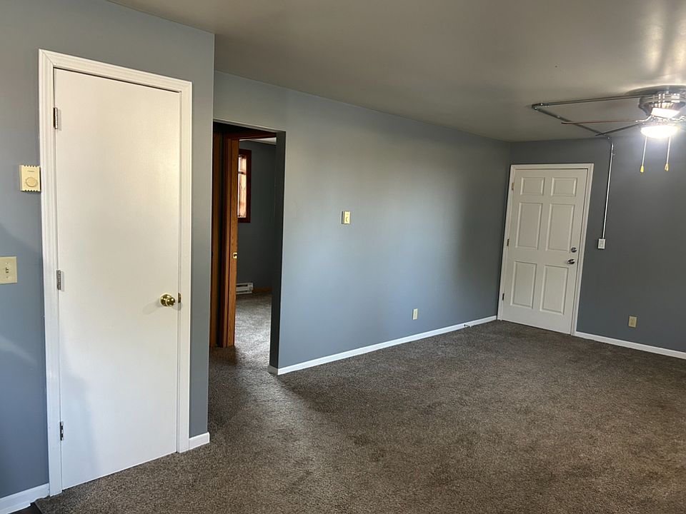 510 E 3rd St Leaf River IL Zillow