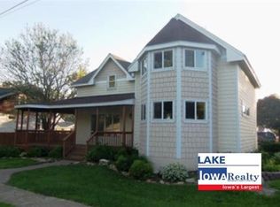 115 N Lincoln St, Sheffield, IA 50475