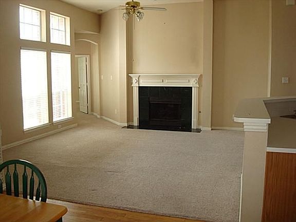 4th image of 4708 Lawrence Ln