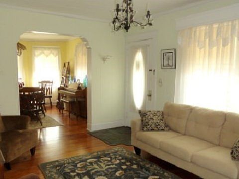 4th image of 107 Atlantic Ave