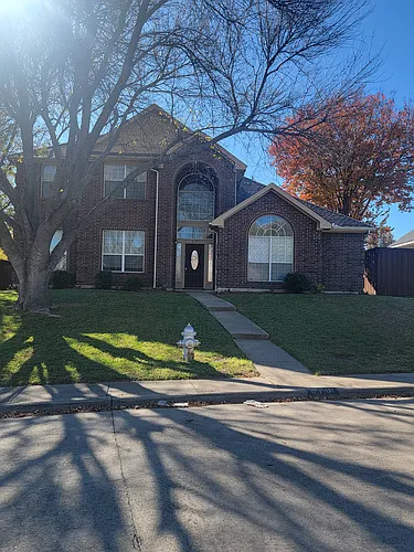 870 Raintree Ln Photo 1