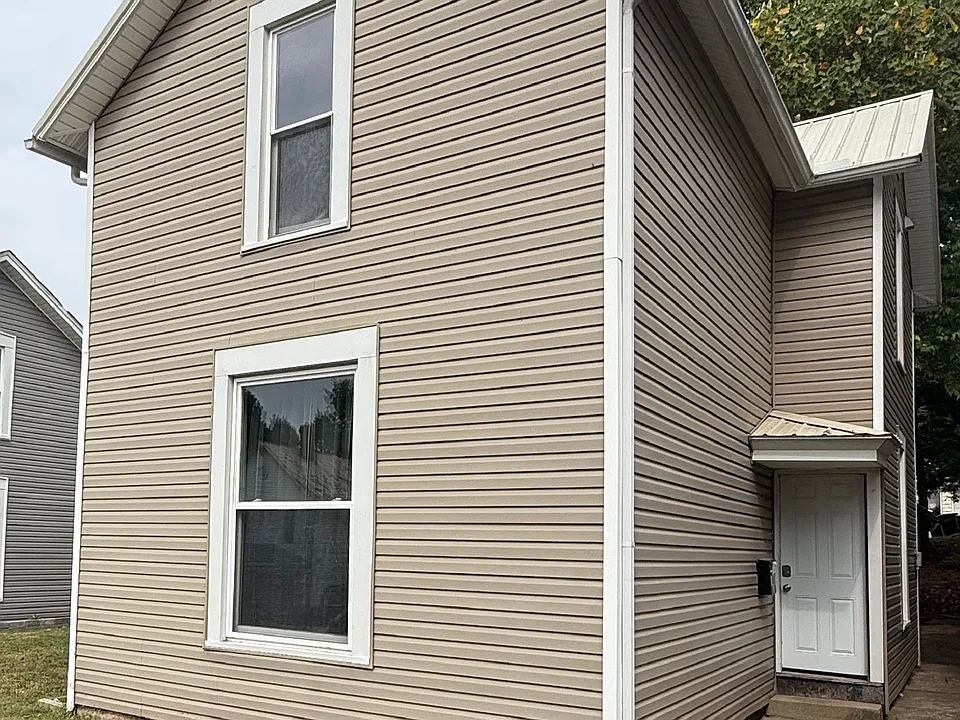 141 E Walnut St #2