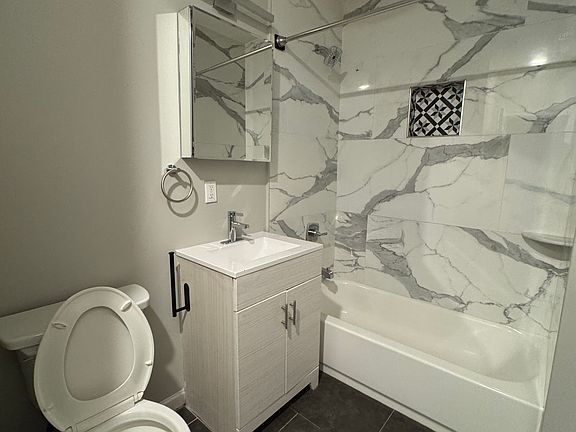 4th image of 93 Roosevelt Ave #1R