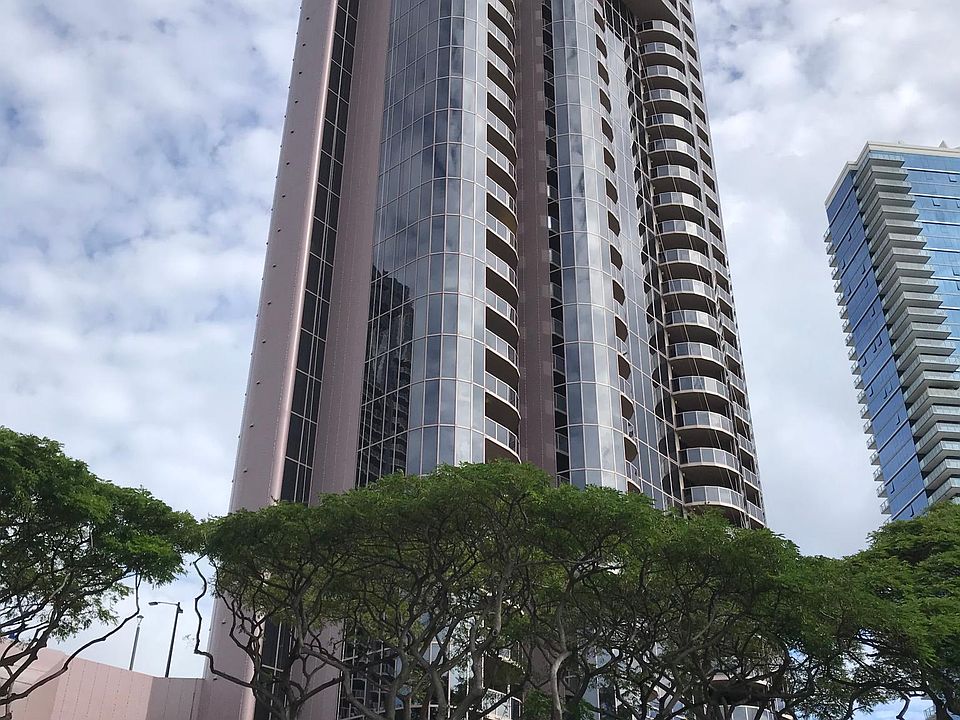 1st image of 415 South St #Makai2303