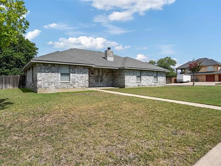 113 White Feather Trl — Photo 2