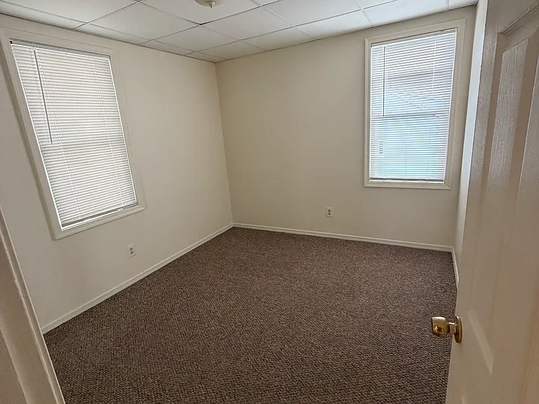 273 Centre Ave — Photo 12