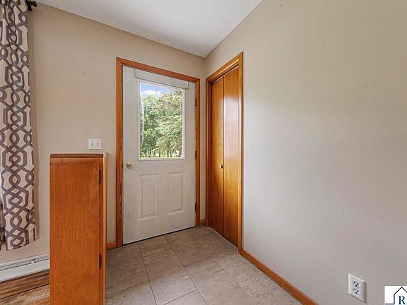 4th image of 307 Dove St