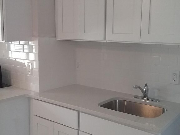 2nd image of 318 Gist Pl Floor 3