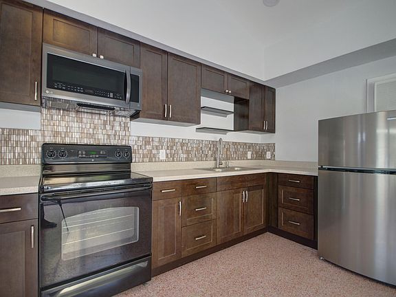 4th image of 420 15th Ave S #B